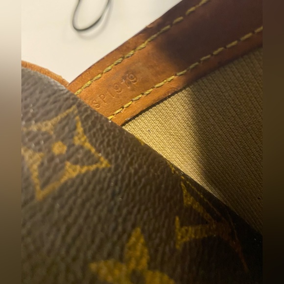 AUTHENTIC LOUIS VUITTON REPORTER PM- DATE CODE SP1919 - Picture 14 of 16